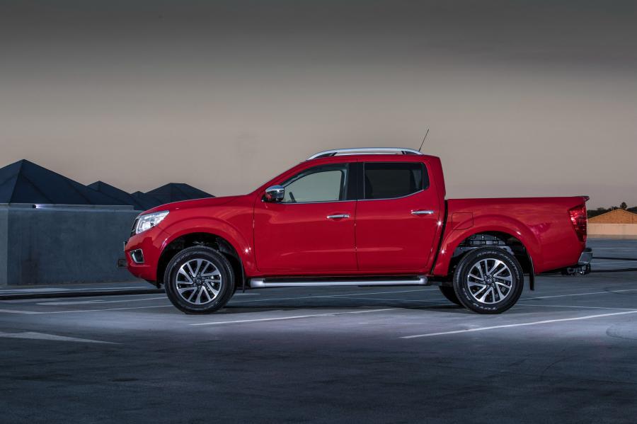  Nissan Navara Double Cab (D23) 2017 года  (ZA) (фото 13 из 26)